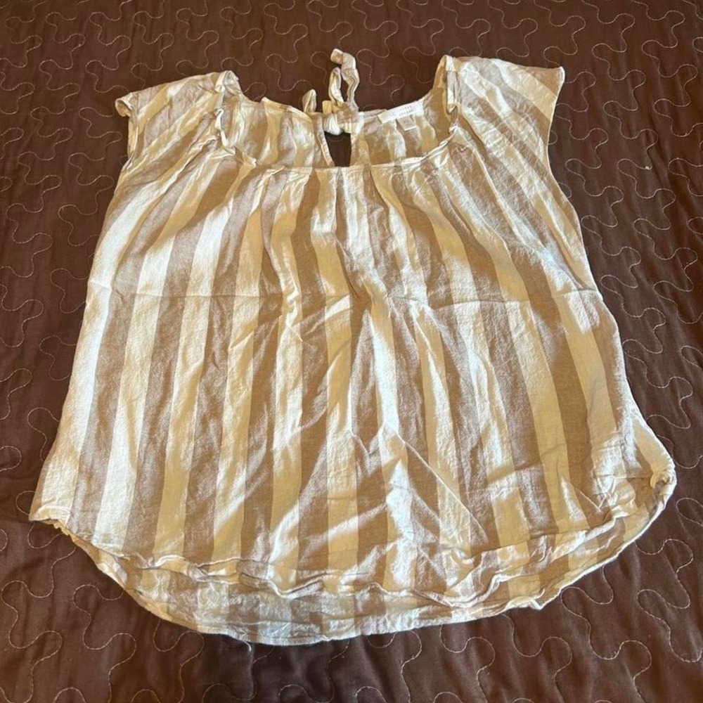 striped top